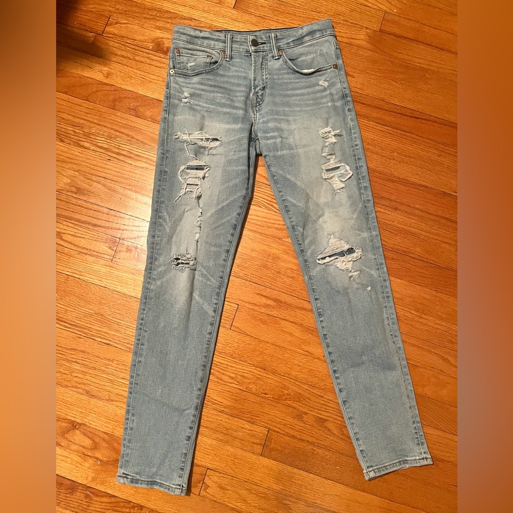 American Eagle Outfitters Light Blue Distressed Skinny Jeans